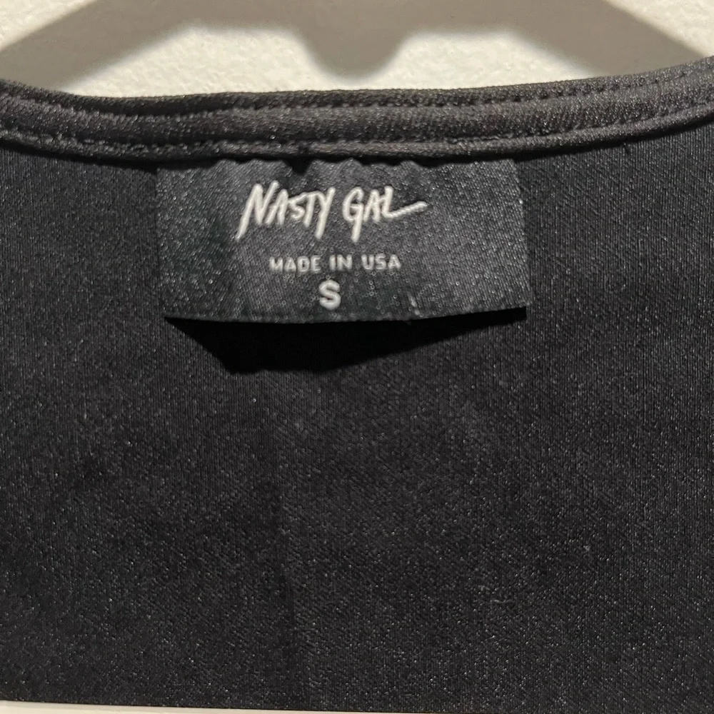 Nasty Gal Plunge Neckline mini dress - Picture 4 of 4